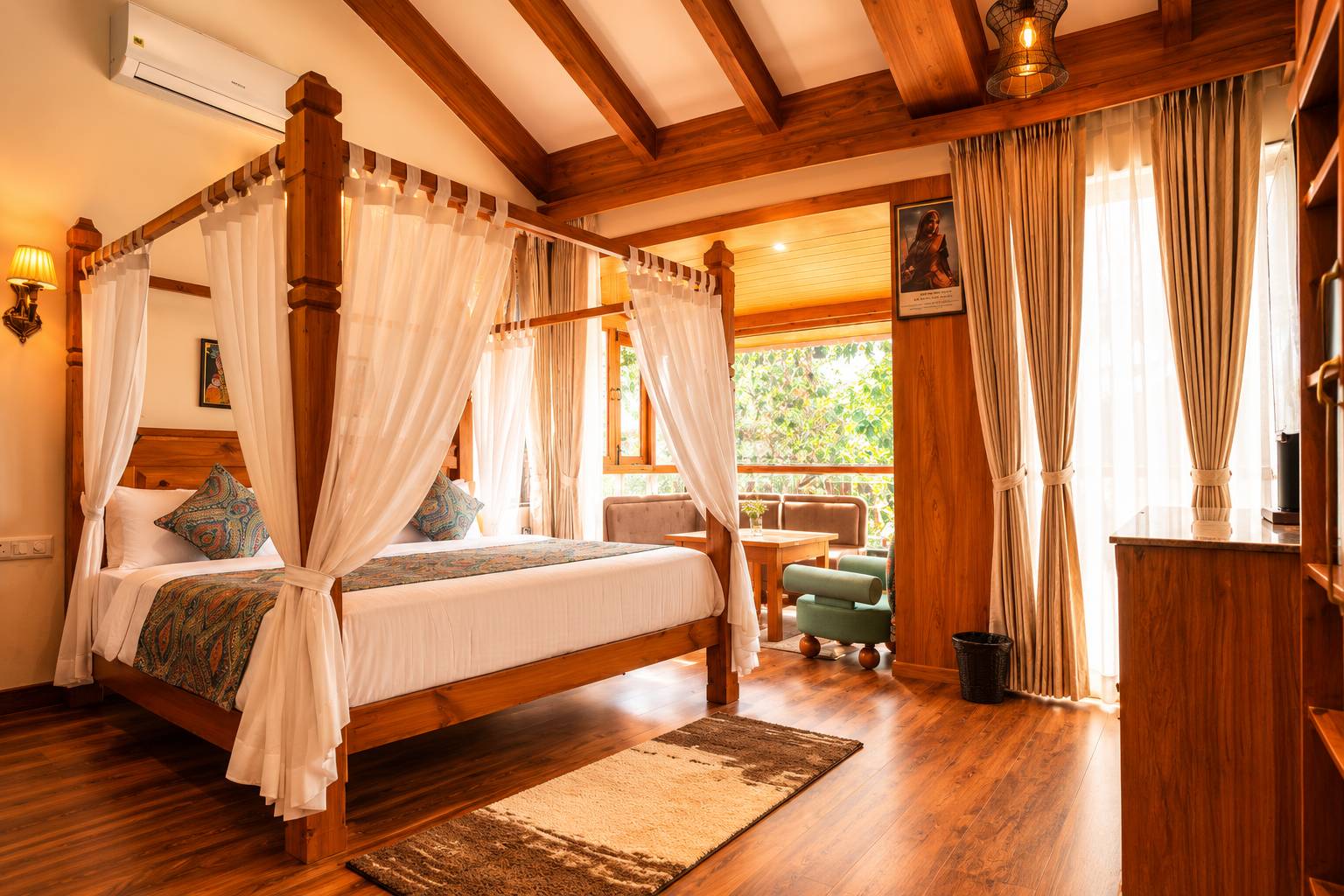 Maharaja Lakeview Suite